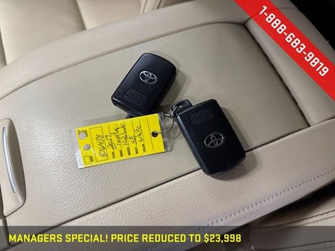 Used 2019 Toyota Highlander SE image 27