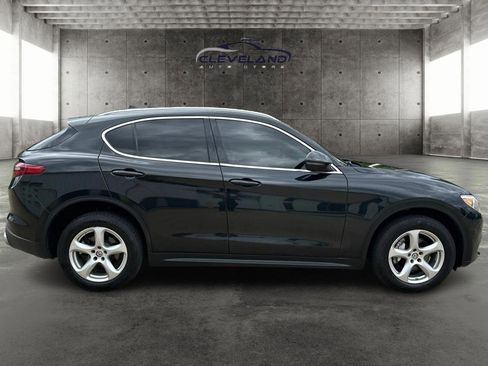 Used 2018 Alfa Romeo Stelvio AWD image 2