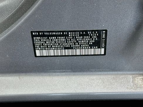 Used 2025 Volkswagen Jetta SE FWD image 12