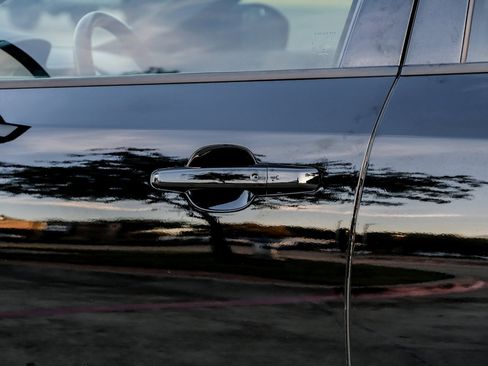 Used 2019 Jaguar E-PACE S image 41