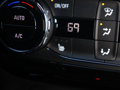 New 2026 Chevrolet Trax RS w/ Sunroof Package image 5