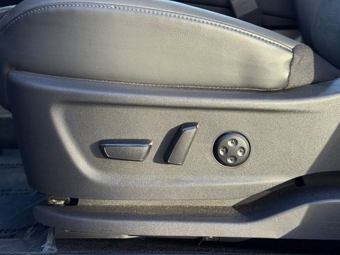 Used 2024 Nissan Ariya EVOLVE+ e-4ORCE image 12