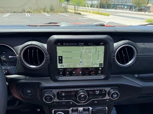 Used 2023 Jeep Wrangler Unlimited Sahara AWD/4WD image 29