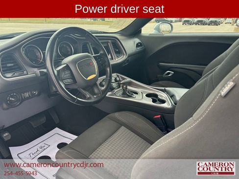 Used 2021 Dodge Challenger SXT image 12