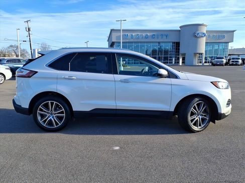 Used 2019 Ford Edge Titanium image 3