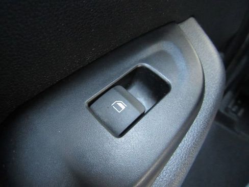 Used 2022 Hyundai Venue SEL image 27