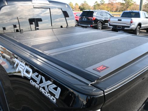 Used 2023 Toyota Tacoma TRD Off-Road image 6