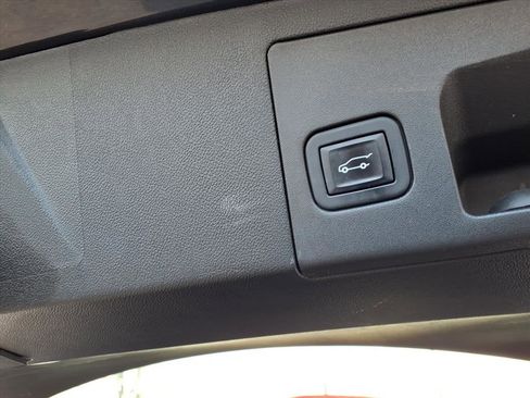 Certified 2023 Cadillac XT5 Premium Luxury image 11