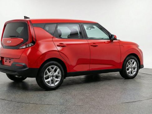 Used 2025 Kia Soul LX w/ LX Technology Package FWD image 9