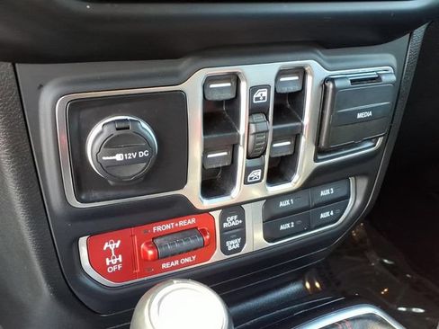 Used 2020 Jeep Gladiator Rubicon AWD/4WD image 22