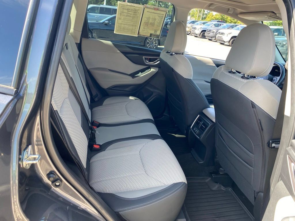 Used 2022 Subaru Forester Premium AWD/4WD image 17