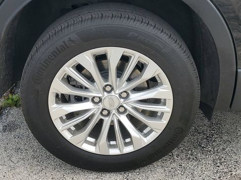 Certified 2024 Cadillac XT4 Luxury w/ Cold Weather Package AWD/4WD image 5