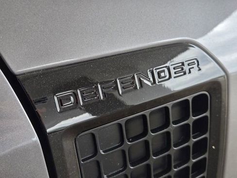 Used 2024 Land Rover Defender 130 X-Dynamic SE AWD/4WD image 24