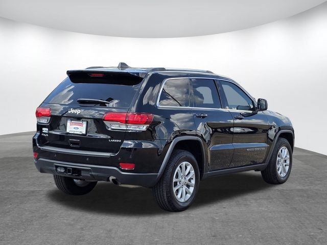 Used 2021 Jeep Grand Cherokee Laredo w/ Security & Convenience Group AWD/4WD image 4