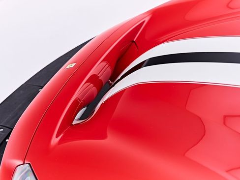 Used 2020 Ferrari 488 Pista Coupe RWD image 39