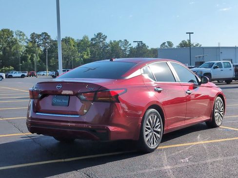 Used 2023 Nissan Altima 2.5 SV FWD image 7