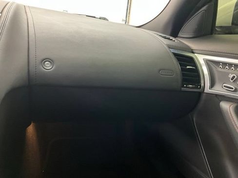 Used 2019 Jaguar F-TYPE Coupe RWD image 9