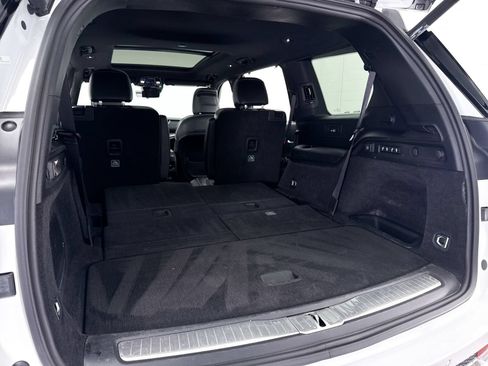 Used 2021 Jeep Grand Cherokee L Overland w/ Luxury Tech Group IV RWD image 36
