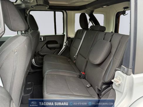 Used 2023 Jeep Wrangler Unlimited Rubicon 4xe AWD/4WD image 16