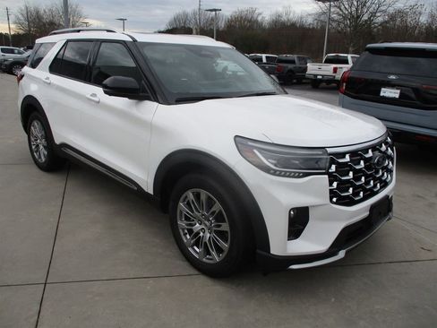 New 2026 Ford Explorer Platinum image 2