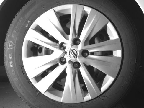 Used 2025 Nissan Sentra S FWD image 18
