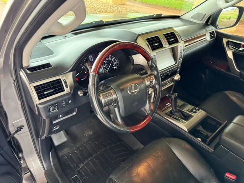 Used 2011 Lexus GX 460 w/ Convenience Pkg AWD/4WD image 10