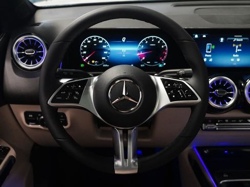 New 2026 Mercedes-Benz GLB 250 GLB 250 image 18