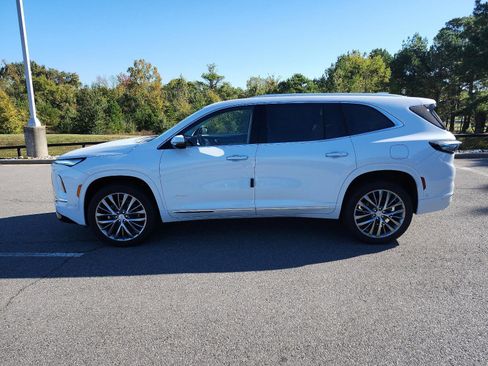Used 2026 Buick Enclave Avenir w/ Super Cruise Package AWD/4WD image 2