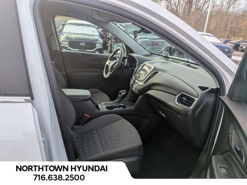 Used 2022 Chevrolet Equinox LT image 36