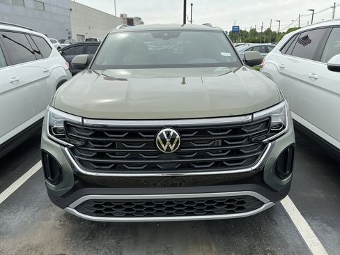 New 2026 Volkswagen Atlas Cross Sport SE FWD image 3