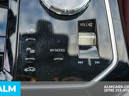 Used 2025 BMW i7 eDrive50 w/ M Sport Package image 46