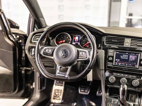 Used 2019 Volkswagen Golf S image 34