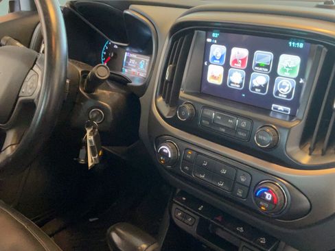Used 2017 Chevrolet Colorado Z71 w/ Z71 Midnight Edition AWD/4WD image 37