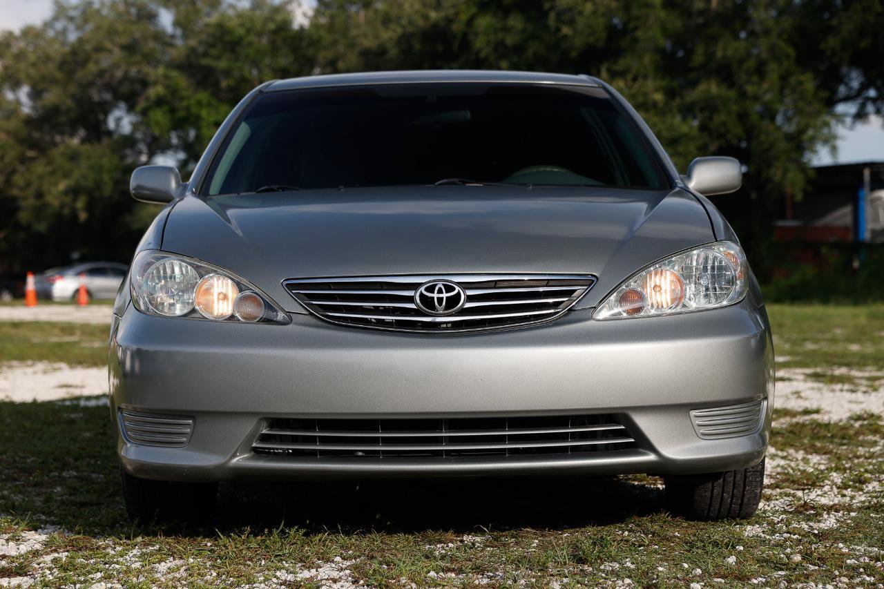 Used 2005 Toyota Camry LE FWD image 19