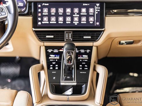 Used 2022 Porsche Cayenne image 39