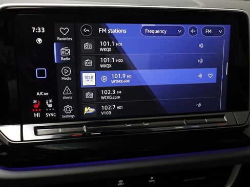 Used 2025 Volkswagen Atlas Peak Edition SE AWD/4WD image 8