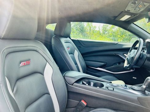 Used 2021 Chevrolet Camaro SS image 31