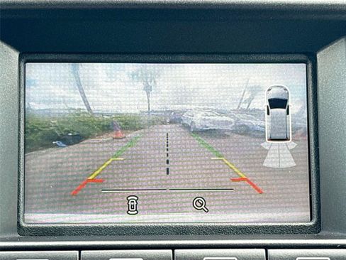 Used 2017 Ford Explorer XLT image 12