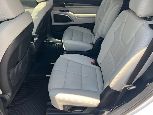 Used 2022 Kia Telluride EX w/ EX Premium Package FWD image 21