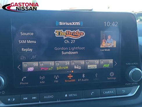 Used 2023 Nissan Rogue SV image 33