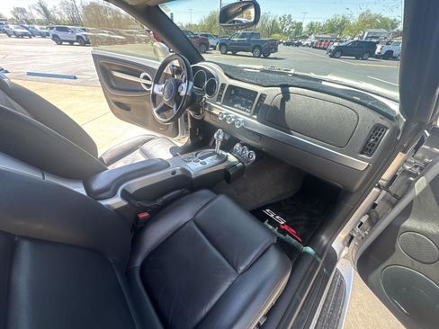 Used 2006 Chevrolet SSR w/ Preferred Equipment Group RWD image 12