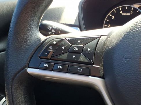 Used 2021 Nissan Altima 2.5 SV FWD image 12