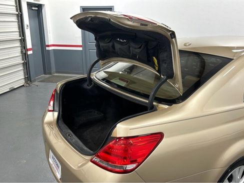 Used 2010 Toyota Avalon image 15