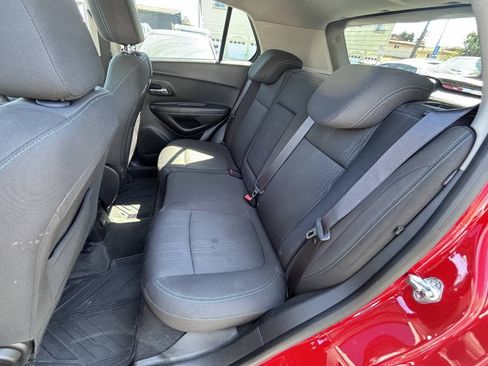 Used 2015 Chevrolet Trax LT w/ LPO, Protection Package FWD image 9