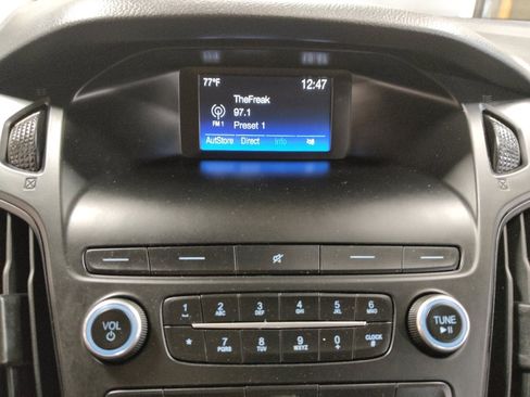 Used 2018 Ford Focus SE FWD image 25