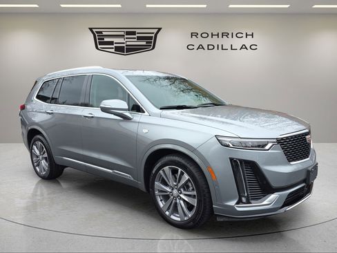 Certified 2024 Cadillac XT6 Premium Luxury w/ Platinum Package image 11