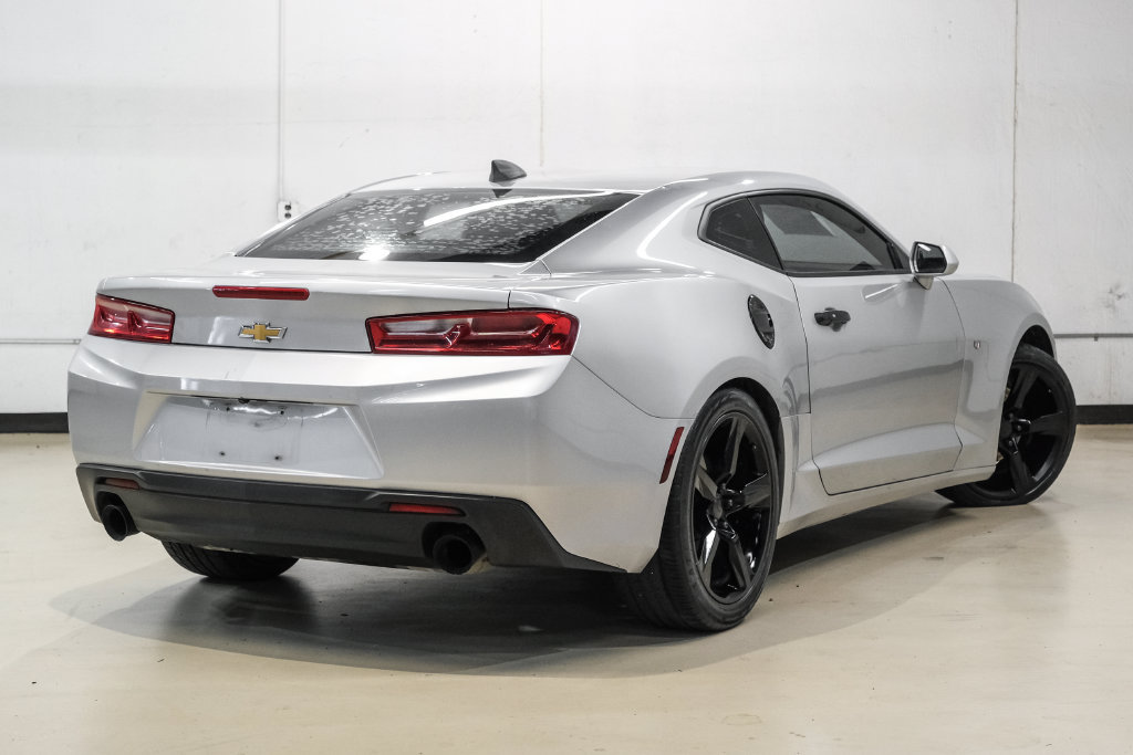 Used 2018 Chevrolet Camaro LS RWD image 8