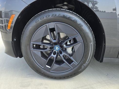 Used 2023 BMW iX xDrive50 w/ Convenience Package AWD/4WD image 27