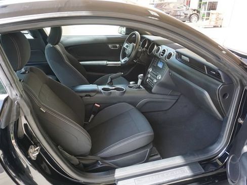 Certified 2021 Ford Mustang Coupe RWD image 3