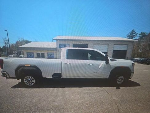 Used 2024 GMC Sierra 2500 SLE w/ SLE Convenience Package AWD/4WD image 4
